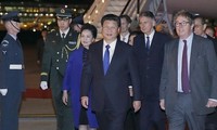 習中国主席夫妻が英国・ロンドン到着