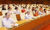  10日の国会、農場の土地管理を討議
