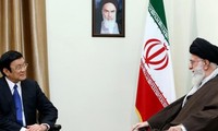 サン主席、イラン最高指導者と会見
