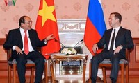 ベトナムとロシアとの伝統的友好と戦略的パートナー関係を強化