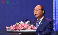 「ハノイ2016・協力、投資、開発」会議が始まる