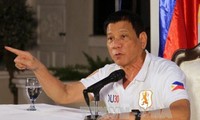 ドゥテルテ大統領、中国に「領土侵犯時は血の対決」