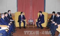  安倍首相、越日友好議員グループ会長と会見