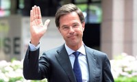 オランダ総選挙 与党第一党維持へ、極右台頭に歯止めか