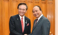 フック首相、神奈川県の黒岩知事と会見