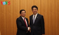 安倍首相、ベトナム共産党代表団と会見