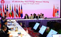 ASEAN外相会議、ベトナム東部海域問題を討議