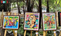 「社会的距離規制が実施される期間の絵画」展示会