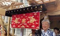VOVから「金色の龍」刺しゅう入り「軒幕」が贈呈 祇園祭の「大船鉾」を飾る 国交樹立50年