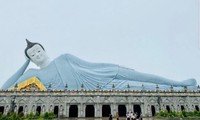 ソクチャン省のクメール族の寺の訪れ