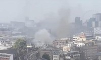 アフガン首都で爆発　19人死傷　自爆テロか