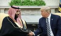 トランプ大統領、サウジ皇太子と電話協議 就任後初