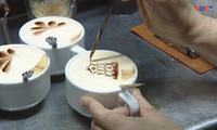 コーヒーの味わいに古き良きハノイを体感