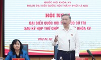 トー・ラム書記長 国会第9会期後にハノイの有権者と会見