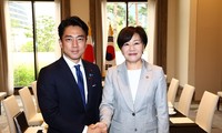 水産物輸入規制の撤廃要請　小泉農相、韓国外相と会談