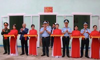 ダクラク省、ソンホア村の洪水被災者に住宅7棟を贈呈