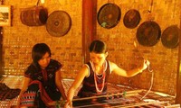 Co Tu ethnic people keep brocade weaving alive