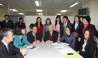 Party General Secretary pays Tet visit to the Vietnam News Agency