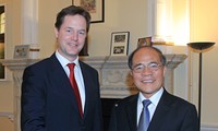 阮生雄会见英国副首相尼克.克莱格