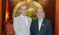 阮生雄会见日本驻越大使谷崎泰明