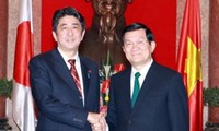 张晋创会见日本首相安倍晋三