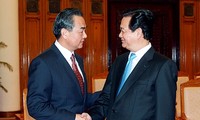 阮晋勇会见中国外长王毅