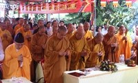 东海和平祈愿法会在广宁省芒街市举行