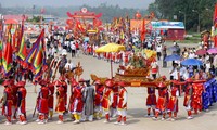 有关地方和部门举行多项活动面向2015年雄王祭祖日暨雄王庙会