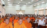 茶荣省举行见面会庆祝越南高棉族传统节日报孝节