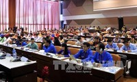 越南青年代表团出席世界民主青年联盟19次代表大会