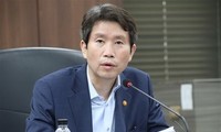 韩国承诺“更快”采取行动以恢复与朝鲜的对话