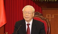 越南党和国家领导人祝贺老挝传统新年和柬埔寨传统新年 