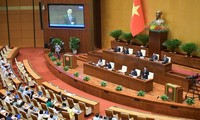 国会开始质询和回答质询活动