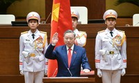 国会选举苏林大将为国家主席