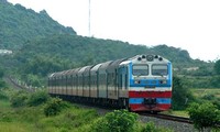 越中联运客运班列恢复通车