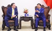 陈红河会见美国驻越大使马克•纳珀