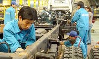 Berusaha mencapai nilai produksi industri sebanyak 13% pada tahun 2012