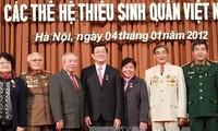 Presiden Truong Tan Sang menghadiri pertemuan berbagai generasi mantan tentara pelajar Vietnam