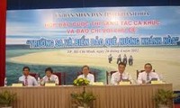 Sayembara karya pers dan menciptakan lagu tentang “Truong Sa, laut dan pulau kampung halaman”