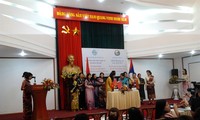 Federasi Wanita Vietnam dan Federasi Wanita Laos menandatangani permufakatan kerjasama