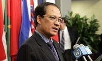 Deputi Menlu Vietnam Le Luong Minh menerima Dubes RDR Laos