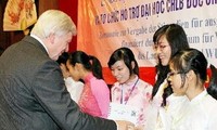 Kegiatan Walikota negara bagian Hessen (Jerman) Volker Bouffier di Vietnam 