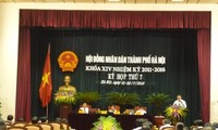 Pembukaan sidang ke-7 Dewan Rakyat kota Hanoi