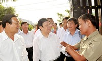 Presiden Truong Tan Sang mengunjungi dan mengucapkan selamat Hari Raya Tet di kabupaten Cu Chi