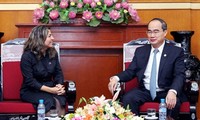 Ketua Pengurus Besar Front Tanah Air Vietnam menerima Kepala Institut Persahabatan Kuba dengan berbagai bangsa