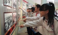 Pameran dokumen tentang kemenangan Dien Bien Phu