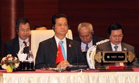 PM Nguyen Tan Dung menghadiri Konferensi Tingkat Tinggi ke-24 ASEAN