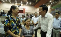 Presiden Truong Tan Sang melakukan kontak dengan para pemilih distrik 4 kota Ho Chi Minh