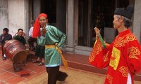 Musim Semi tiba di daerah bumi cikal-bakal lagu rakyat “Cheo” di desa Khuoc, provinsi Thai Binh