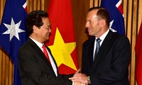 Kunjungan PM Nguyen Tan Dung di Australia dan Selandia Baru meningkatkan hubungan antara Vietnam dengan dua negara ini ke satu ketinggian baru